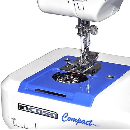 Máquina De Costura Incasa Compact Portátil Branco/azul Menor preço em Máquina De Costura Incasa Compact Portátil Branco/azul