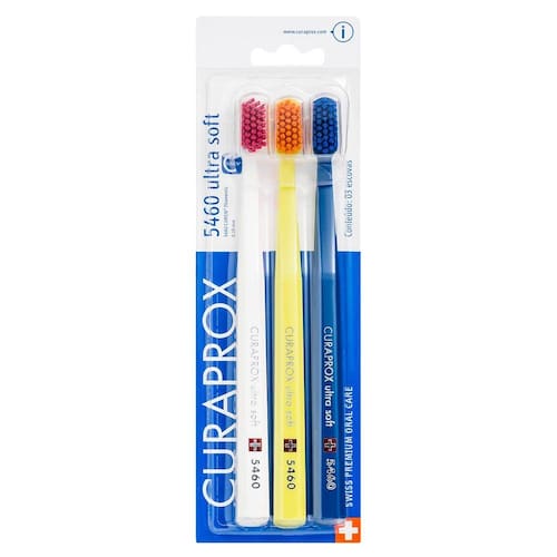 Menor preço em Trio Curaprox com 3 escovas cores Ultra Macia