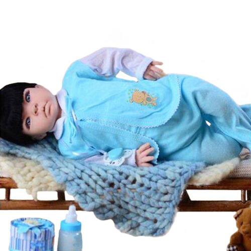 Boneco Bebê Reborn Menino de Cabelos Pretos 53cm Acessórios Menor preço em Boneco Bebê Reborn Menino de Cabelos Pretos 53cm Acessórios